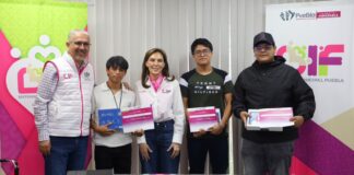 DIF Puebla reconoce a tres alumnos seleccionados por empresa alemana
