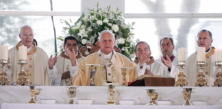 Arzobispo de Puebla celebra misa por su Jubileo de Oro
