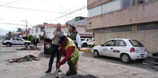 Pepe Chedraui supervisa trabajos de bacheo en Villa Posadas
