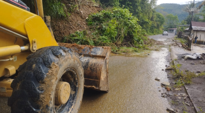 Gobierno estatal atiende afectaciones por lluvias en Eloxochitlán