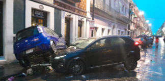Lluvias en Puebla dejan autos varados, inundaciones y árboles caídos