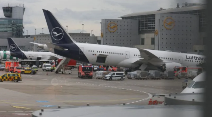 Colapsa tren de aterrizaje de avión en Alemania; deja varios heridos