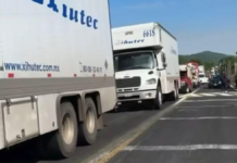 Habitantes de San Bartolo Cuexpala bloquean carretera por ola de inseguridad