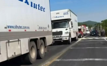 Habitantes de San Bartolo Cuexpala bloquean carretera por ola de inseguridad