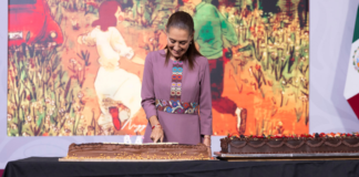 Claudia Sheinbaum celebra su cumpleaños 64 en “La Mañanera”