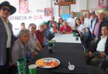 DIF Texmelucan celebra Día del Padre con adultos mayores