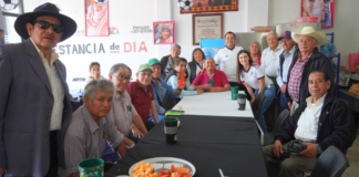 DIF Texmelucan celebra Día del Padre con adultos mayores