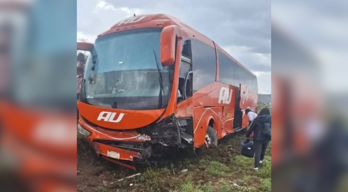 Choque en la autopista Cuacnopalan–Oaxaca deja varios heridos