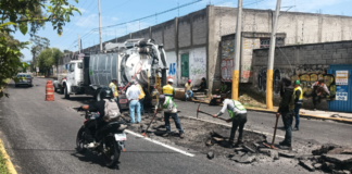 Piden a Agua de Puebla reparar daños en Defensores de la República
