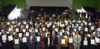 Lilia Cedillo entrega 150 definitividades a personal de la BUAP