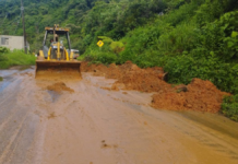 Gobierno de Puebla atiende deslave en carretera de la Sierra Negra