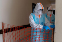 OMS baja cifra de sospechosos de ébola tras descartar otros casos