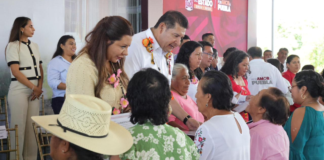 Armenta entrega apoyos y promueve obras desde Acatlán de Osorio