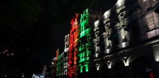 Inauguran nueva iluminación del Palacio Municipal de Puebla