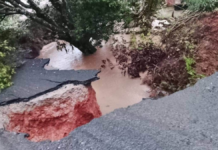 Lluvias provocan deslaves y derrumbes en la Sierra Negra