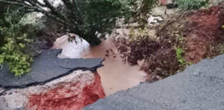 Lluvias provocan deslaves y derrumbes en la Sierra Negra