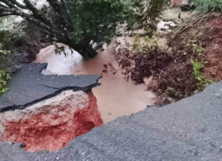 Lluvias provocan deslaves y derrumbes en la Sierra Negra