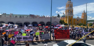 Marcha exige revocación de la alcaldesa de Acatlán de Osorio