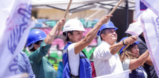 Lupita Cuautle arranca obra de agua potable en calle de Cacalotepec