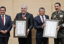 Entregan presea “General Ignacio Zaragoza” a dos poblanos destacados