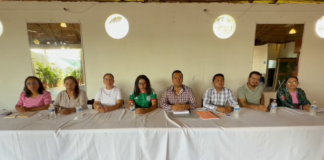 Denuncian amenazas y persecución contra regidores de Acatlán