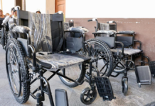 SEDIF entrega 135 sillas de ruedas para personas con discapacidad