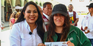 Entregan tarjetas de la beca “Rita Cetina” en San Pedro Cholula