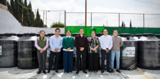 San Martín Texmelucan entrega otros 250 tinacos a familias