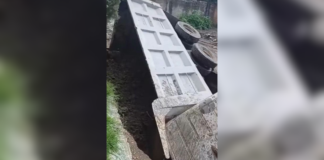 Tractocamión cae en socavón recién reparado en Huejotzingo
