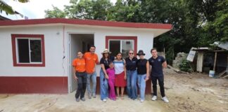 Voluntariado de Anáhuac Puebla entrega nueve viviendas a familias vulnerables