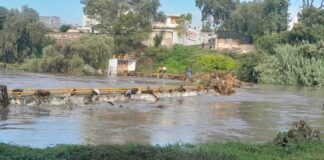 Lluvias en el sur de Puebla dejan bardas caídas, baches y más afectaciones