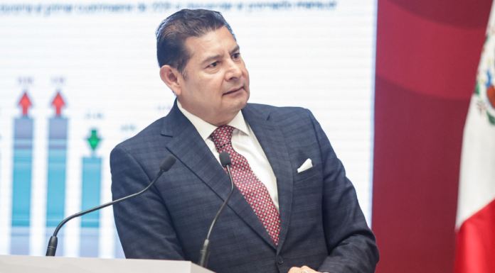 Armenta cubre con su salario fotomultas de camioneta oficial
