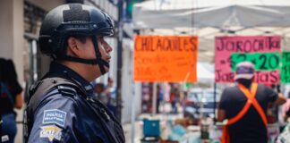 Entre 80 y 90 agrupaciones controlan ambulantaje en Puebla capital
