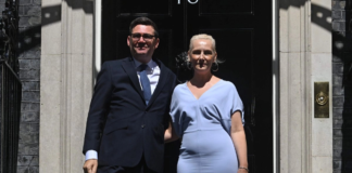 Andy Burnham asume como primer ministro del Reino Unido
