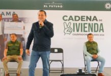 Juan Manuel Alonso entrega 120 calentadores solares en Texmelucan