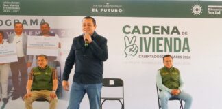 Juan Manuel Alonso entrega 120 calentadores solares en Texmelucan