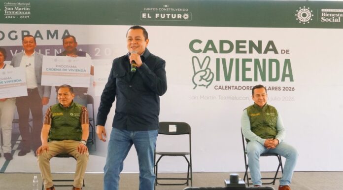 Juan Manuel Alonso entrega 120 calentadores solares en Texmelucan