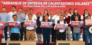 Tonantzin Fernández entrega 2 mil calentadores solares en San Pedro Cholula