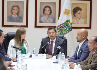 Armenta toma protesta a Carlos Ochoa como director general del SEDIF