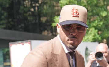 Chris Brown se declara culpable de alterar el orden público en Londres