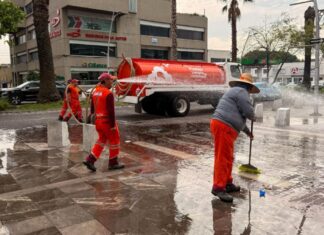 Realizan lavado en Avenida Juárez tras victoria de México