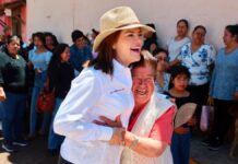 Bety Sánchez inaugura pavimentación de calles en Jicolapa
