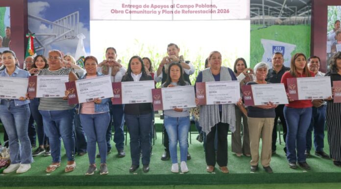 Armenta entrega 621 apoyos al campo en Atempan