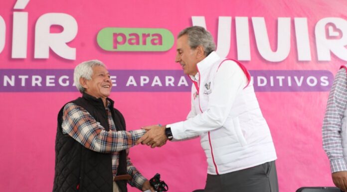 DIF Puebla Capital entrega 50 aparatos auditivos gratuitos