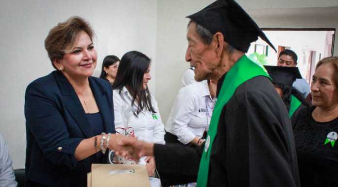 Floricel González fortalece apoyos y educación a familias