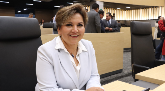 Floricel González busca reconocer y proteger la labor docente