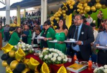 Norma Pimentel funge como madrina en graduación de CENDI y Primaria Vicente Lombardo