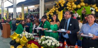 Norma Pimentel funge como madrina en graduación de CENDI y Primaria Vicente Lombardo