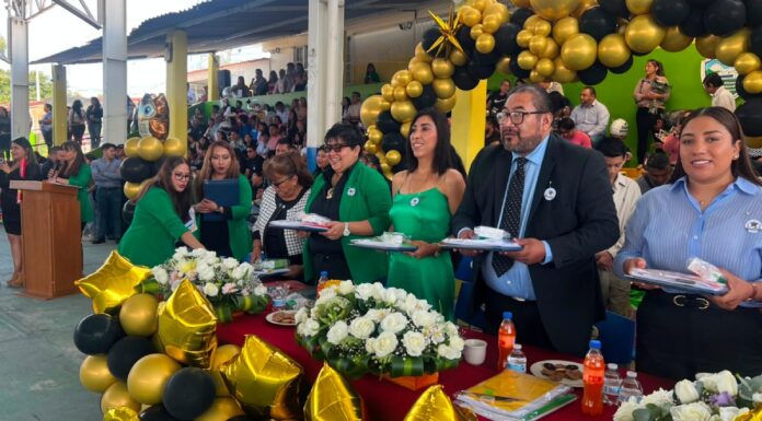 Norma Pimentel funge como madrina en graduación de CENDI y Primaria Vicente Lombardo