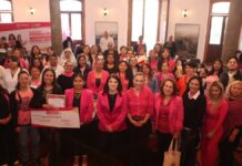Bety Sánchez entrega premios del concurso “Impulsa Mujer” en Zacatlán
